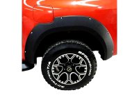 Fender flares suitable for Toyota Hilux with screw optics from year of construction 2015